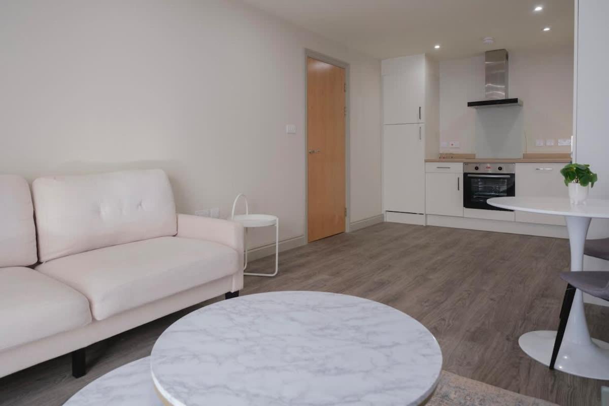 Charming 1-Bedroom Apartment In Leeds City Centre Perfect For Couples Or Solo Travelers エクステリア 写真
